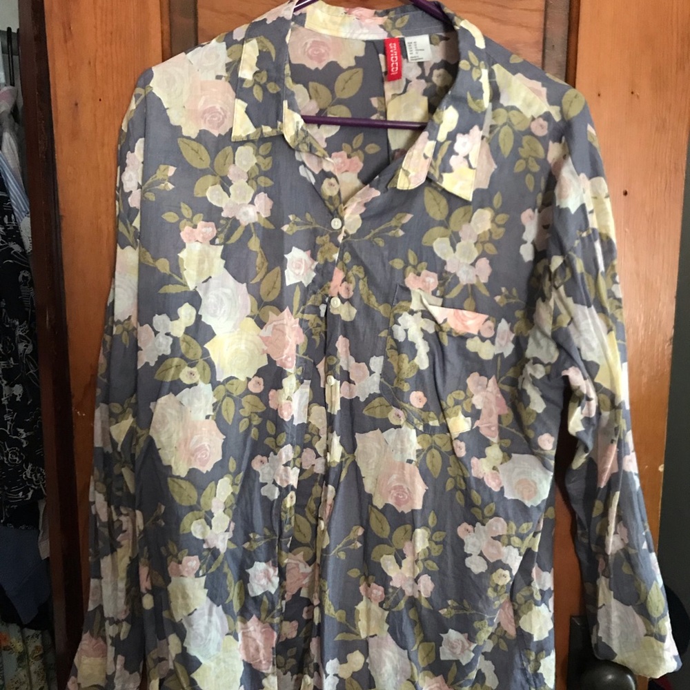 Floral blouse in EUC